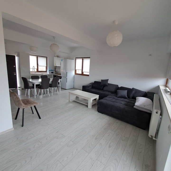 Vila duplex zona linistita