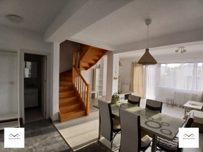 Vila duplex zona linistita